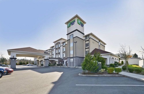 Fort Lewis Hotel | Holiday Inn Express Hotel & Suites Tacoma South - Lakewood, an IHG Hotel