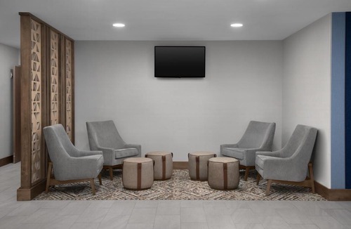 Pumphrey Hotel | Holiday Inn Express Baltimore - BWI Airport NE by IHG