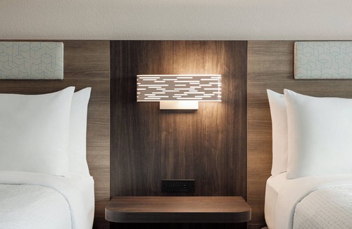 Downtown Baltimore Hotel | Holiday Inn Express Baltimore at the Stadiums by IHG