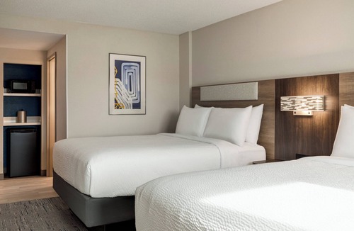 Downtown Baltimore Hotel | Holiday Inn Express Baltimore at the Stadiums by IHG