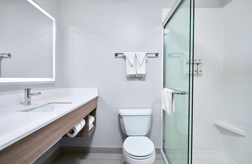 Swift Current Hotel | Holiday Inn Express & Suites By IHG, Swift Current SK