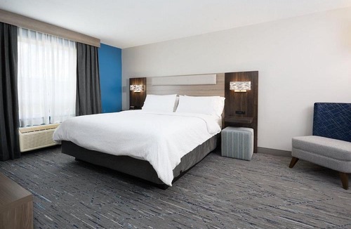 Swift Current Hotel | Holiday Inn Express & Suites By IHG, Swift Current SK