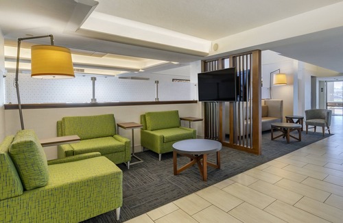 Caloosahatchee Hotel | Holiday Inn Express Cape Coral-Fort Myers Area by IHG