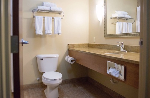 Devils Lake Hotel | Holiday Inn Express Devils Lake by IHG