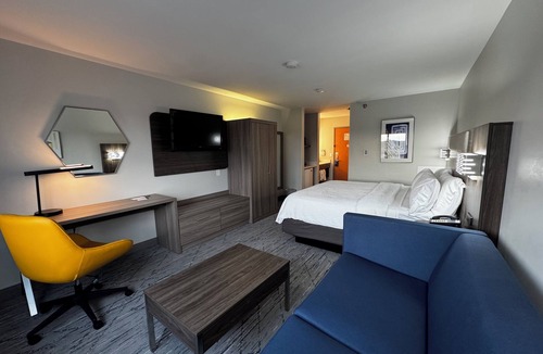 Morrisonville Hotel | Holiday Inn Express Deforest (Madison Area) by IHG
