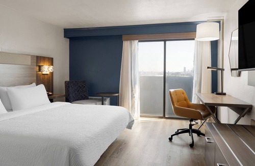 Denver Hotel | Holiday Inn Express Denver Central North by IHG