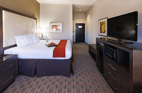 Frisco Hotel | Holiday Inn Express Frisco Legacy Park Area by IHG