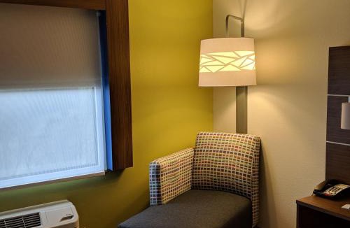 Pounding Mill Hotel | Holiday Inn Express Hotel & Suites Claypool Hill -Richlands Area by IHG