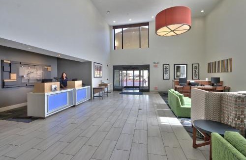 Albuquerque Hotel | Holiday Inn Express Hotel & Suites Albuquerque - North Balloon Fiesta Park by IHG