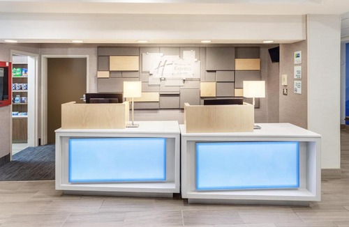 Woonsocket Hotel | Holiday Inn Express Hotel & Suites Providence-Woonsocket by IHG