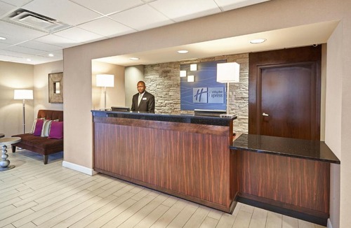 Coliseum Central Hotel | Holiday Inn Express Hotels- Hampton by IHG