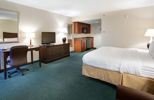 Plainfield Hotel | Holiday Inn Express Indianapolis Airport by IHG