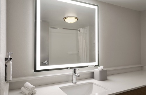 Plainfield Hotel | Holiday Inn Express Indianapolis Airport by IHG