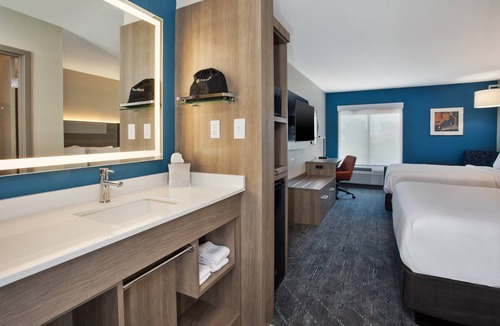 Kitty Hawk Hotel | Holiday Inn Express Kitty Hawk Outer Banks by IHG