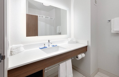 Mitchell Hotel | Holiday Inn Express Mitchell by IHG