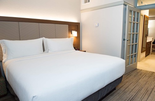 Kreole Hotel | Holiday Inn Express Moss Point by IHG
