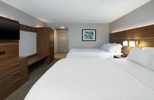 Mount Vernon Hotel | Holiday Inn Express Mt. Vernon by IHG