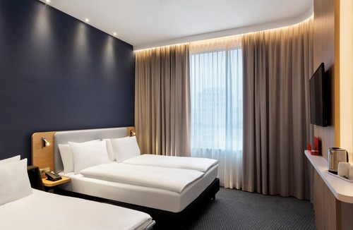 Neuhausen - Nymphenburg Hotel | Holiday Inn Express Munich City West by IHG