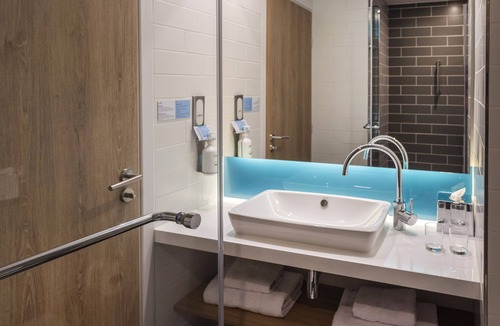 L'Arenas Hotel | Holiday Inn Express Nice Grand Arenas by IHG