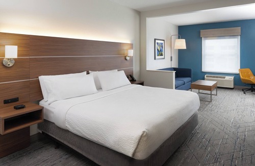 Orlando Hotel | Holiday Inn Express Orlando International Airport by IHG