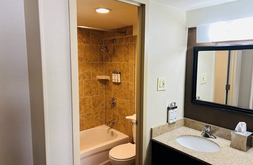 Midtown Village Hotel | Holiday Inn Express Philadelphia-Midtown by IHG