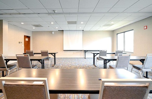 Sandston Hotel | Holiday Inn Express Richmond Airport by IHG