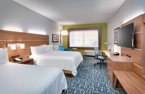 Gainesville Hotel | Holiday Inn Express & Suites Gainesville I-75 by IHG