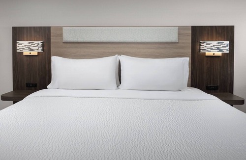 Spokane Hotel | Holiday Inn Express Spokane Airport by IHG