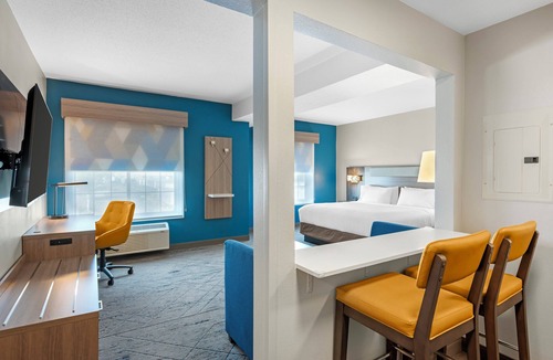 Indianapolis Hotel | HOLIDAY INN EXPRESS & SUITES INDIANAPOLIS - EAST by IHG