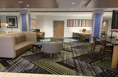 Middletown Hotel | Holiday Inn Express & Suites Middletown by IHG