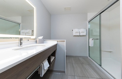 Ridgecrest Hotel | Holiday Inn Express & Suites Ridgecrest - China Lake by IHG