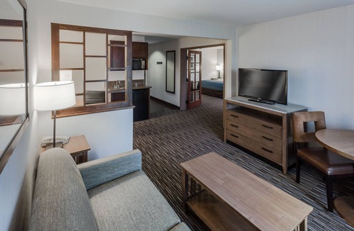 Carpinteria Hotel | Holiday Inn Express & Suites Carpinteria by IHG