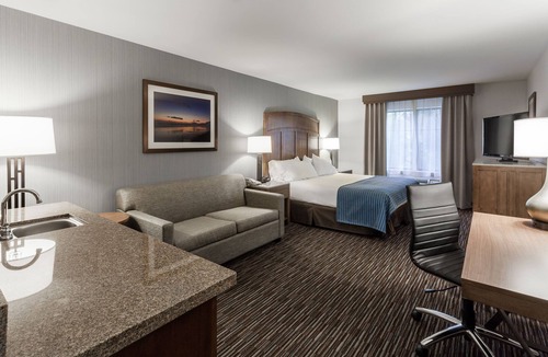 Carpinteria Hotel | Holiday Inn Express & Suites Carpinteria by IHG