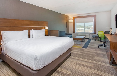 Covington Hotel | Holiday Inn Express & Suites Covington by IHG