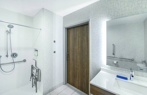 Gilbert Hotel | Holiday Inn Express & Suites Phoenix East - Gilbert by IHG