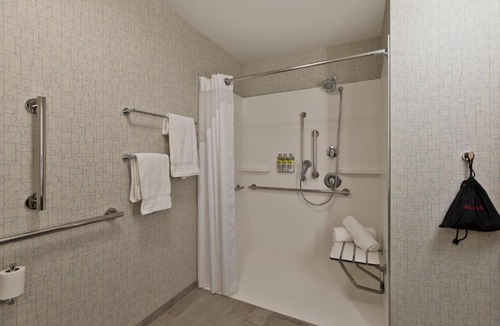 Portland Hotel | Holiday Inn Express & Suites - Portland Airport - Cascade Stn by IHG