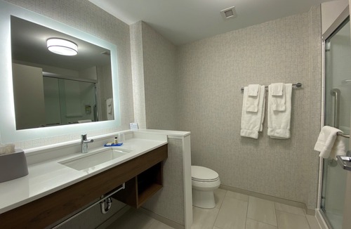 Aurora Hotel | Holiday Inn Express & Suites Aurora by IHG