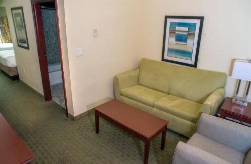 Cocoa Hotel | Holiday Inn Express & Suites Cocoa by IHG