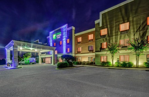 Greenville Hotel | Holiday Inn Express & Suites Greenville Airport i85 by IHG