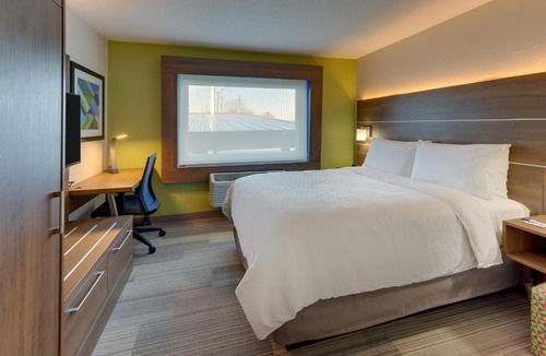 Greenville Hotel | Holiday Inn Express & Suites Greenville Airport i85 by IHG
