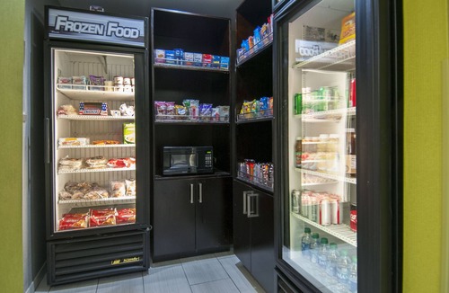 Jackson Hotel | Holiday Inn Express & Suites Jackson Downtown - Coliseum by IHG