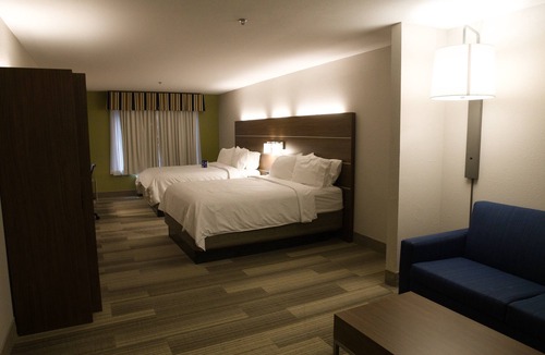Douglas Hotel | Holiday Inn Express & Suites Douglas by IHG