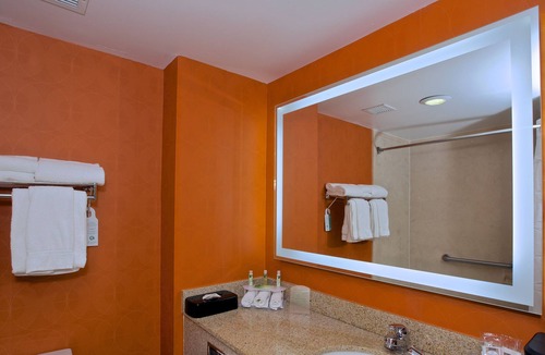 Gwinnett Place Hotel | Holiday Inn Express & Suites Atlanta NE - Duluth by IHG