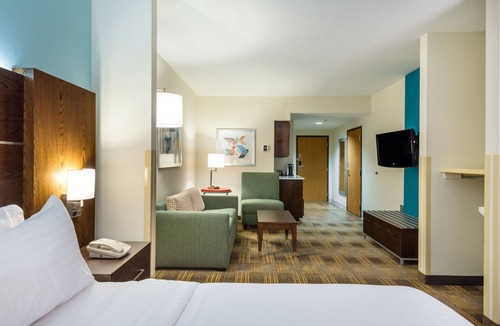 Grenada Hotel | Holiday Inn Express & Suites Grenada by IHG