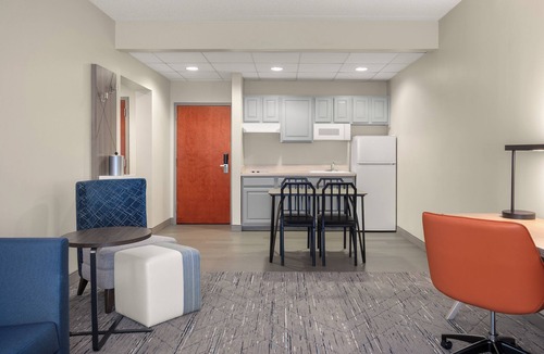 Hawthorne Hotel | Holiday Inn Express & Suites Hawthorne Elmsford North by IHG