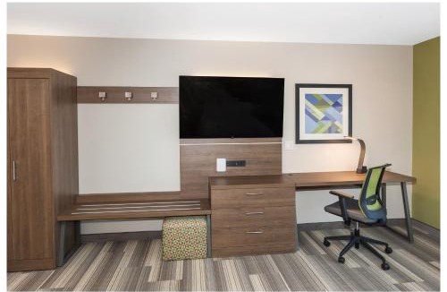 Hudson Hotel | Holiday Inn Express & Suites - Hudson I-94 by IHG