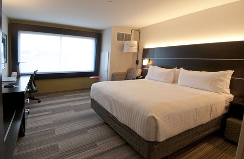 Tire Hill Hotel | Holiday Inn Express & Suites Johnstown by IHG