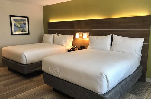 East Pasadena Hotel | Holiday Inn Express & Suites Pasadena - Los Angeles by IHG