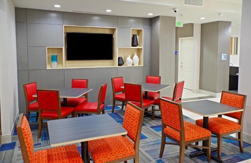 Desert Ridge West Hotel | Holiday Inn Express & Suites - Phoenix North - Scottsdale by IHG