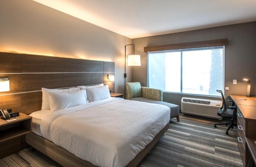 Deer Valley Hotel | Holiday Inn Express & Suites - Phoenix North - Happy Valley by IHG